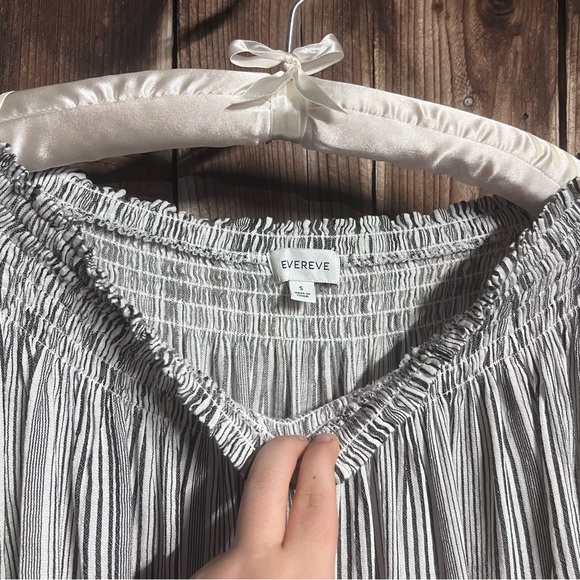 Evereve Sydney Stripe Off The Shoulder Blue & White Flowy Blouse Top Sz S - Picture 3 of 13